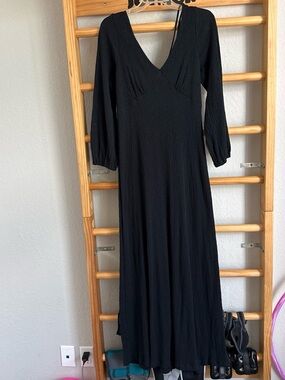 Free People Black V-Neck Long Sleeve Maxi Dress
